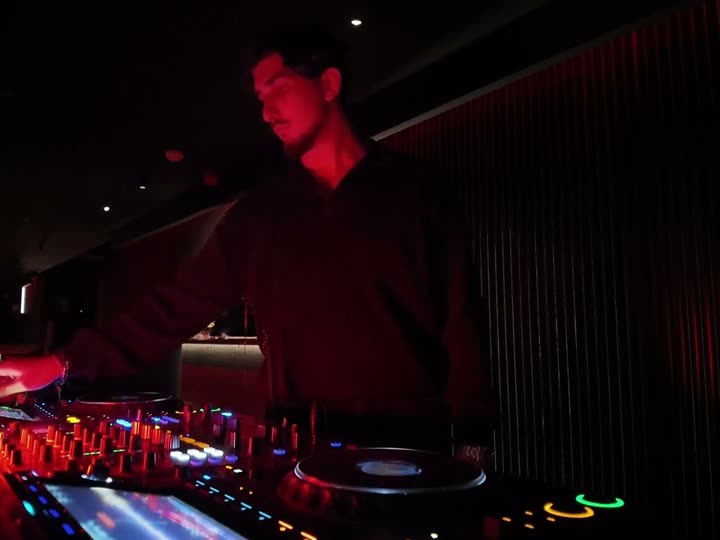 SEYMEN live at Akai Brussels
